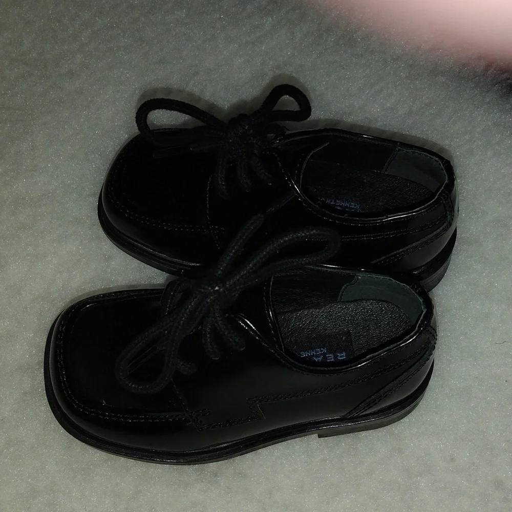 Kenneth Cole React Black Kids Dress Shoes